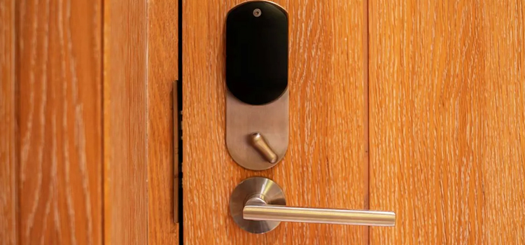 Automatic Locking Door Knob Coalinga
